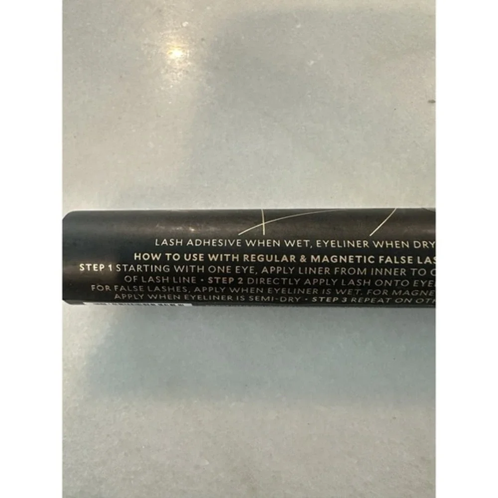 Velour‎ Lashes Lash & Go Eyeliner 3-in-1 Eyeliner + Magnetic Lash Adhesive